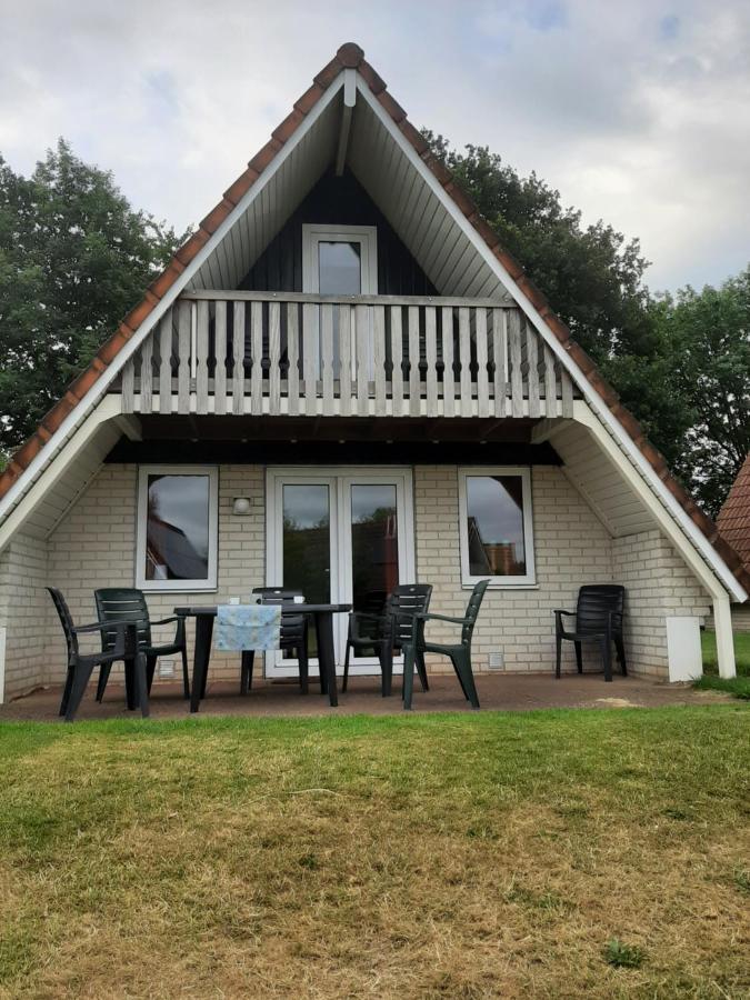 De Waterlelie gezellig en sfeervol aan het water Villa Gramsbergen Buitenkant foto