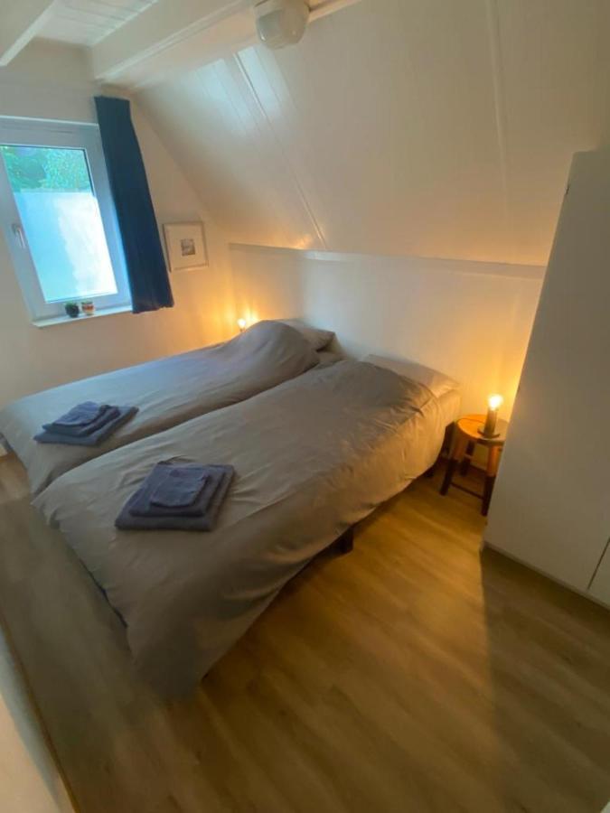 De Waterlelie gezellig en sfeervol aan het water Villa Gramsbergen Buitenkant foto