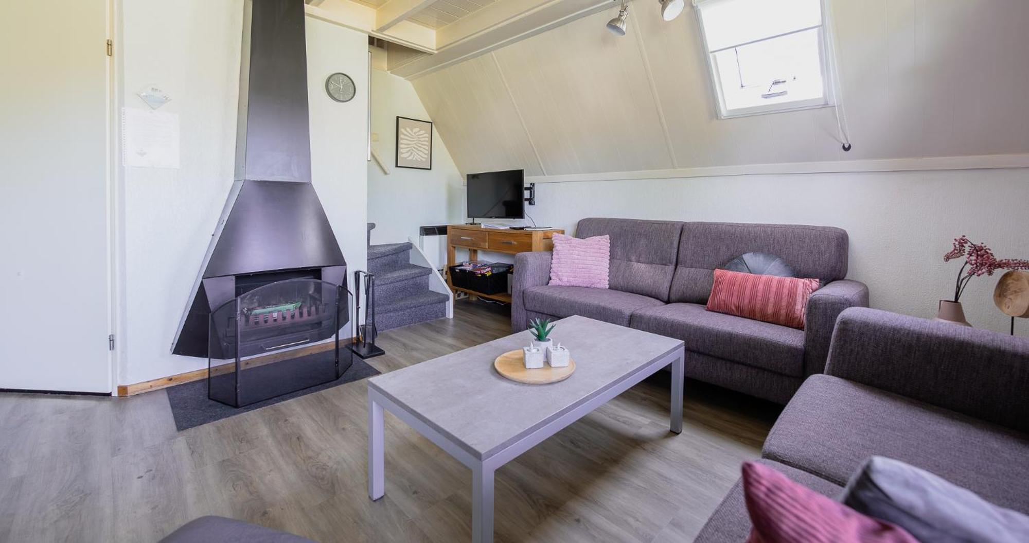 De Waterlelie gezellig en sfeervol aan het water Villa Gramsbergen Buitenkant foto